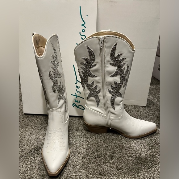 NEW Betsey Johnson SB-Aliza Ivory Western Boots Size 8 Crystal Embellished - Picture 7 of 16